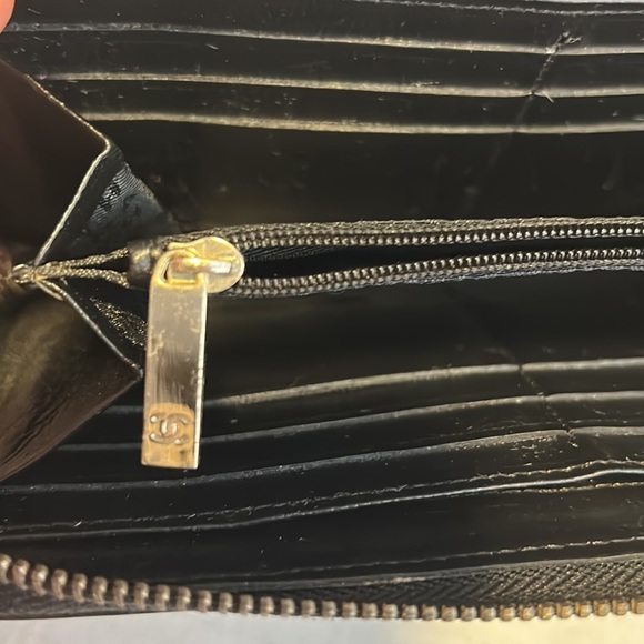 CHANEL Authentic Camellia Round Zipper Long Wallet Black Embossed series 10 VTG - Picture 4 of 16